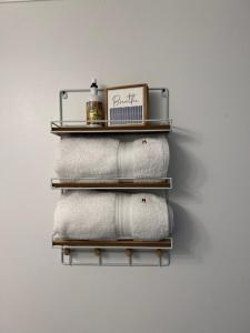 Lakeside Sunset - Hot Tub, Pool Table, Beautiful Views!!