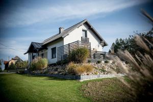 LUX dom pod lasem w Woli Sękowej