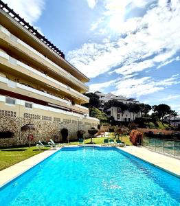 3 bed, 2 bath apartment with stunning sea, golf and sunset views