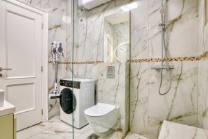 Luxury apartment with rooftop by MN Property