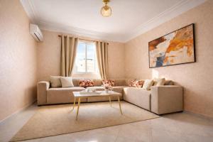 Modern Apartment Near Anza Beach with AC and Fast WiFi