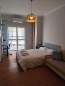 Parastaseis One Bedrooom Flat Georges Square