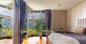 Cape Town Luxury Marina Estate Apartment V&A Waterfront