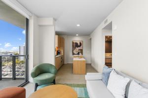 Spacious Condo to Steps from the Kaseya Center