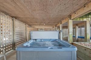 4664 - The Ice House