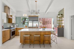 Palm Breeze by ACME House Company