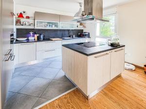 Appartement lumineux proche Genève et Jura 3 chambres, terrasses et parking