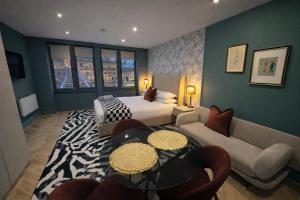 Stylish Central 1BD Apartment on The Headrow LS1