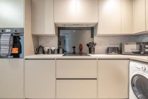 Modern 3-Bed Home - City Centre