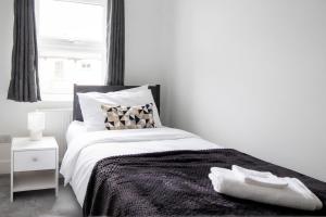 3BR-in Windsor-Parking-Near Heathrow-M25-M4