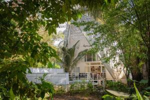 Casa Velero - Luxurious Tropical Escape - AC& Pool