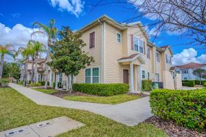 Corner Villa in West Lucaya – Your Ideal Getaway