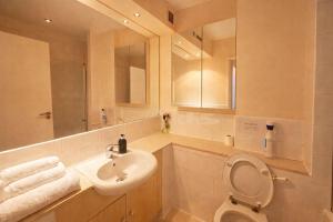 Collection - County Hall Residence 1B1B