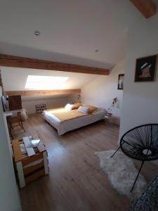 Maison entre lac et montagnes