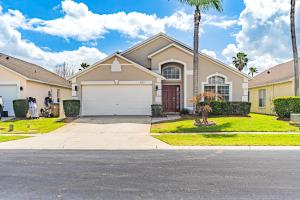 5-Bedroom Villa with Private Pool & Game Room in Lake Berkley Resort Near Disney