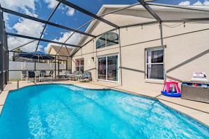 5-Bedroom Villa with Private Pool & Game Room in Lake Berkley Resort Near Disney