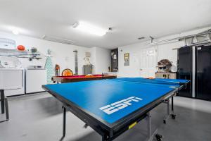 5-Bedroom Villa with Private Pool & Game Room in Lake Berkley Resort Near Disney