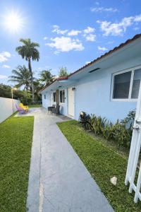 Relaxing Miami Retreat with Canal View and a Central Location