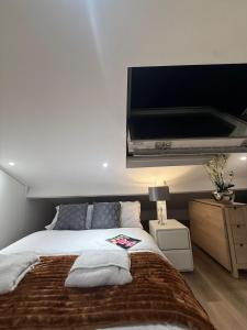 Stockwell Residences - Skyline Loft Studio