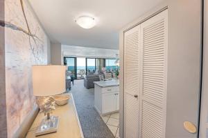 NEW 2BR - Direct Oceanfront in Private Arcadian I