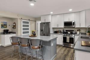 Desert Nights Retreat Pool & Firepit