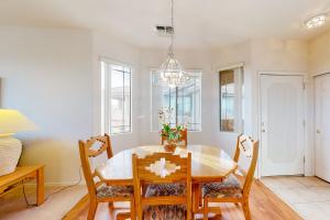 Desert condo with pool, hot tub, & grill access - balcony, WD, & central AC