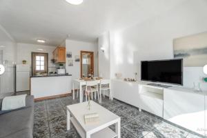 Golden Sun Penthouse Las Floritas