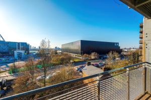 Stylish MCR 1BR Apt Etihad Coop Live Parking