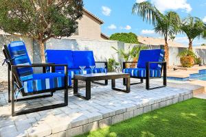 Vacay In The Valley Entertainers Backyard