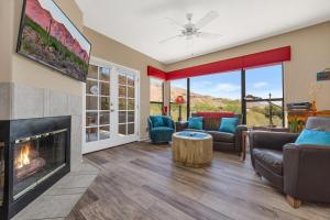 Updated Tile View at Ventana 2 BR Condo COM PoolPATIO VIEWS