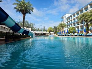 GrandBlue Resort & Beachclub