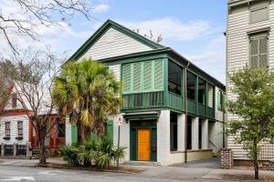 Chic 3BR 2BA Downtown Stay The Blue Chip