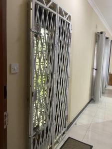 Spacious and staffed 3-bedroom house with WiFi and AC in Blantyre