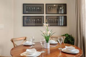 4 BR Home w Resort Amenities 3 MI to Disney