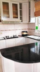 Vila Princess Sentul 24jam, 4bedroom dan,Private pool, Tenis meja, mini billiard, Karaoke, Ayunan,BBQ, bebas jam cekin, cekout sesuai jm cekin