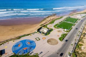 Modern Apartment Near Anza Beach with AC and Fast WiFi