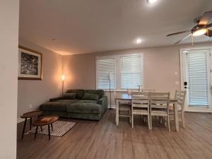 Ybor City Home Near Downtown & Cruise Port