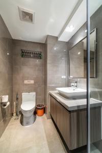 Spacious Family & Group Stay with City View near Airport, City of Dreams, Solaire, Okada, Mall Of Asia, and Ayala Malls
