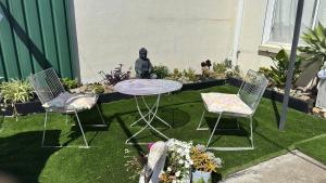 Family room for couple with fast internet and free parking