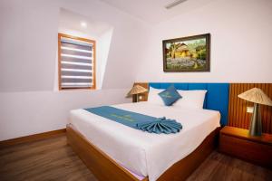 Crysstall Halong Boutique Hotel