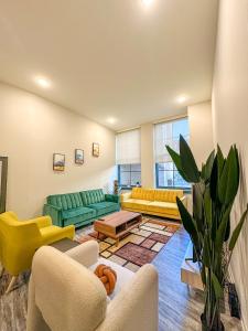 Your Downtown Oasis, Pool Gym in Building Steps from Dining and Top Sights