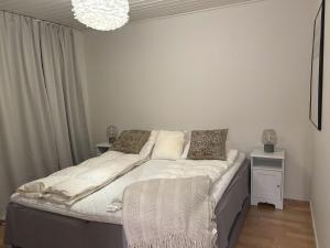 Spacious holiday home in Ellös 300 m to a beautiful sandy beach SE09113