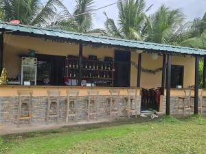 The Cabins at Green Acres Village - Cozy Nature Stay in Moalboal