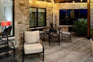 Country Inn & Suites by Radisson, Appleton Airport - Fox River Mall Area