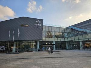 Stay JoyㅡSteps away from Gyeongbokgung Palace and Bukchon Hanok Village