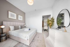 Free Housekeeping Visits During Your Stay - StayShort - Inviting Studio in Production City for 4