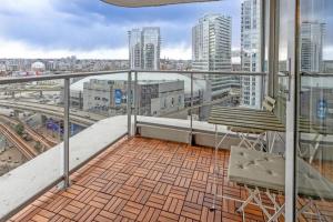 BC Place & Rogers Arena Downtown Modern Condo