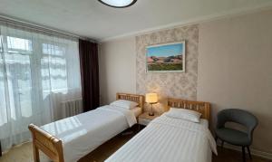 Khongor Guest house & Tours