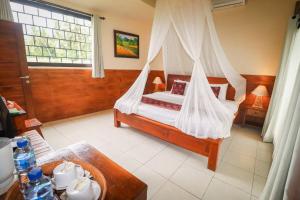 Ubud Private Pool Villa Tropical Hideaway with Ricefield View