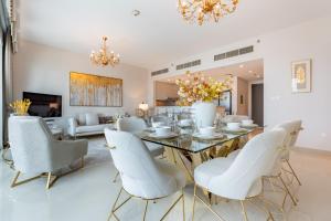 Elegant 3 Bedrooms with Assistant Room, Mins Drive to Ras Al Khor Wildlife Sanctuary - Harbour Views Tower 2, Dubai Creek Harbour by Deluxe Holiday Homes